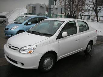 2004 Toyota Platz Photos