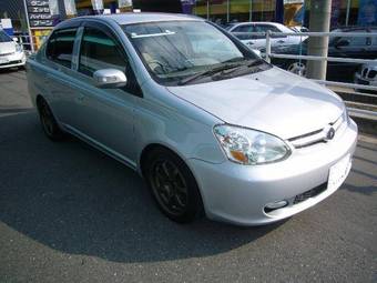 2004 Toyota Platz Pictures