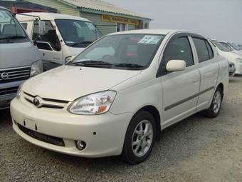 2004 Toyota Platz Pics