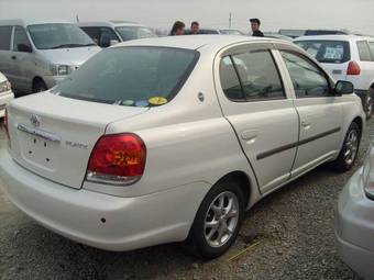 2004 Toyota Platz Photos