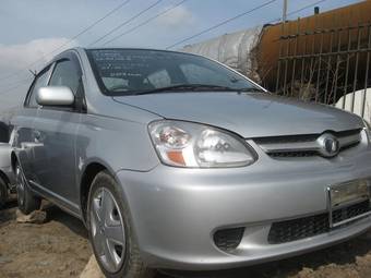 2004 Toyota Platz Photos