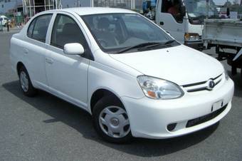 2004 Toyota Platz Photos