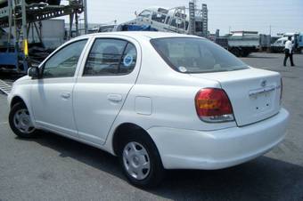 2004 Toyota Platz Photos