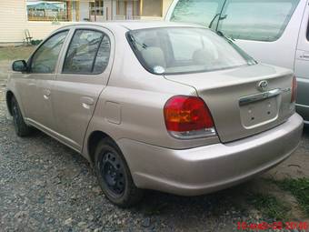 2004 Toyota Platz Images