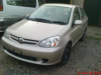 2004 Toyota Platz Pictures