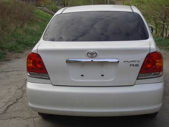 2004 Toyota Platz Photos