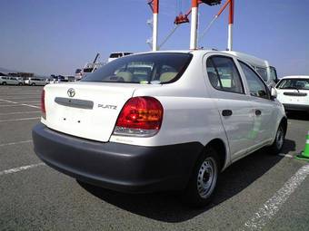 2004 Toyota Platz Images