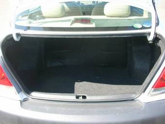 2004 Toyota Platz Pictures