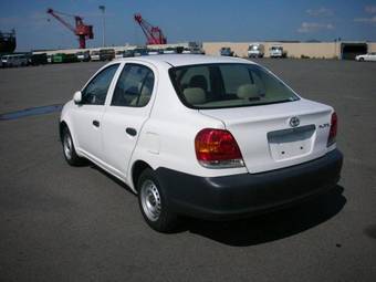 2004 Toyota Platz Wallpapers