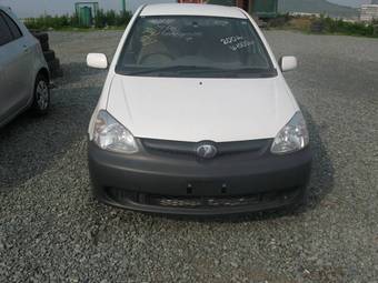 2004 Toyota Platz Photos
