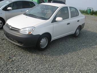 2004 Toyota Platz Photos