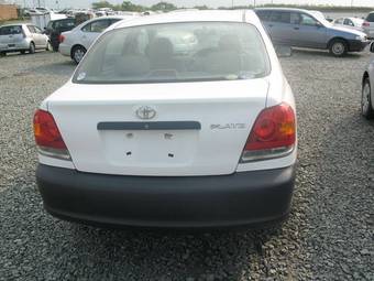 2004 Toyota Platz Pictures