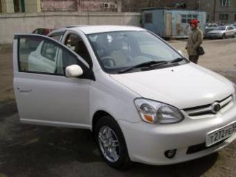 2004 Toyota Platz Photos