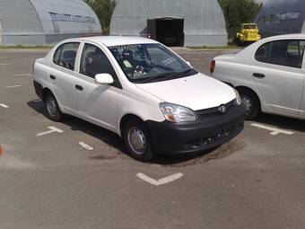 2004 Toyota Platz Photos