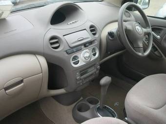 2004 Toyota Platz Photos