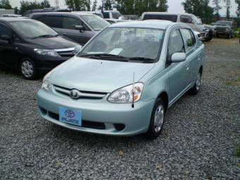 2004 Toyota Platz Photos