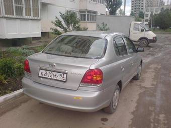 2004 Toyota Platz Pictures