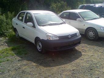 2004 Toyota Platz Photos