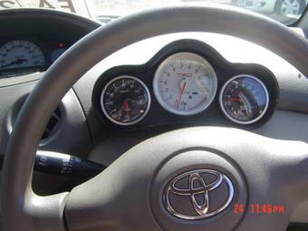 2004 Toyota Platz Pictures