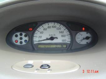 2004 Toyota Platz Photos