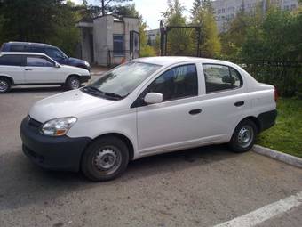 2004 Toyota Platz Photos