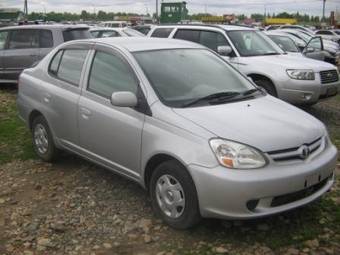 2004 Toyota Platz Pictures