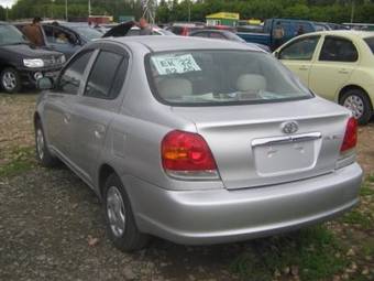 2004 Toyota Platz Photos