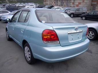 2004 Toyota Platz Pictures