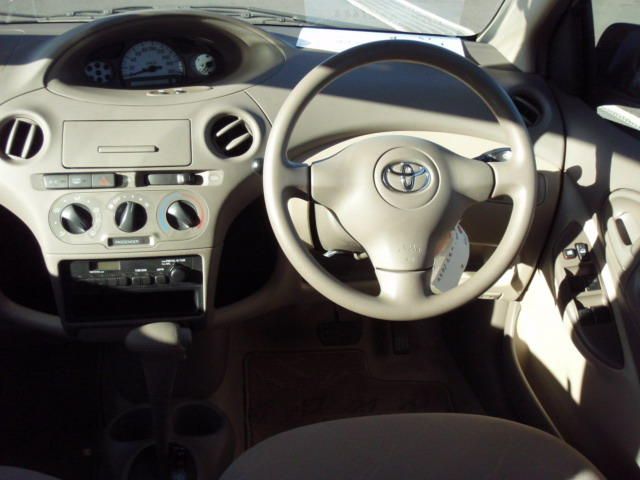 2005 Toyota Platz