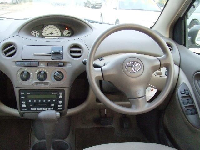 2005 Toyota Platz