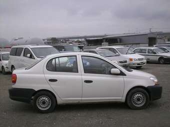 2005 Toyota Platz Photos