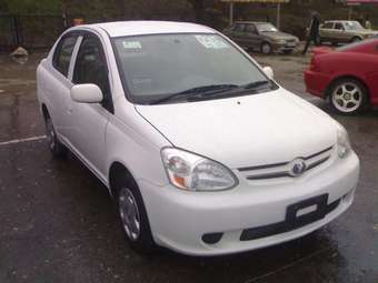 2005 Toyota Platz Photos