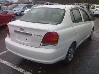 2005 Toyota Platz Pictures