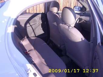 2005 Toyota Platz Photos