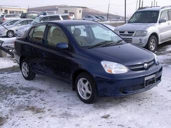 2005 Toyota Platz Images