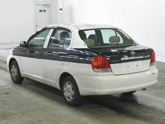 2005 Toyota Platz Images