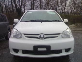 2005 Toyota Platz Pictures