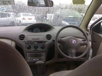 2005 Toyota Platz Photos