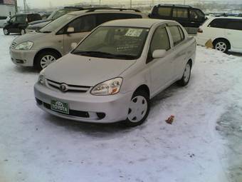 2005 Toyota Platz Photos