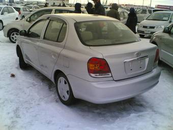 2005 Toyota Platz Pictures