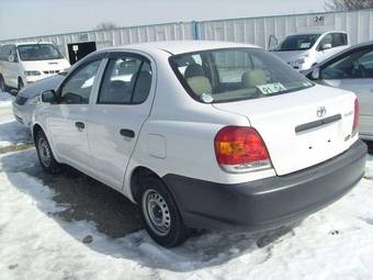 2005 Toyota Platz Images