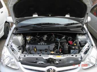 2005 Toyota Platz Photos