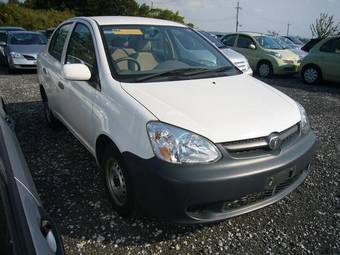 2005 Toyota Platz Photos