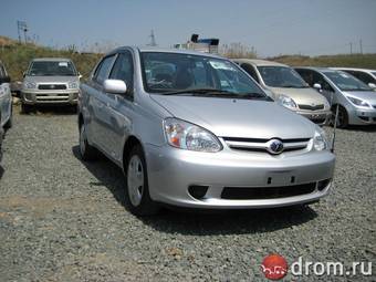 2005 Toyota Platz Photos