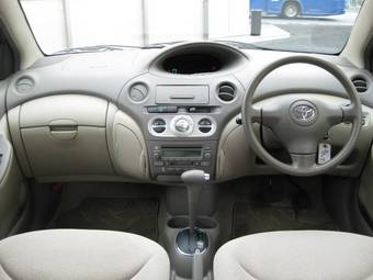 2005 Toyota Platz Images