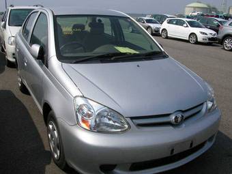 2005 Toyota Platz Pictures