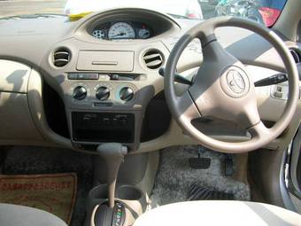 2005 Toyota Platz Images