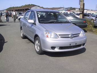 2005 Toyota Platz Photos