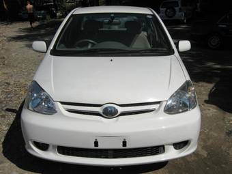 2005 Toyota Platz Photos