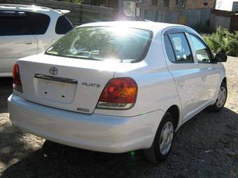 2005 Toyota Platz Photos